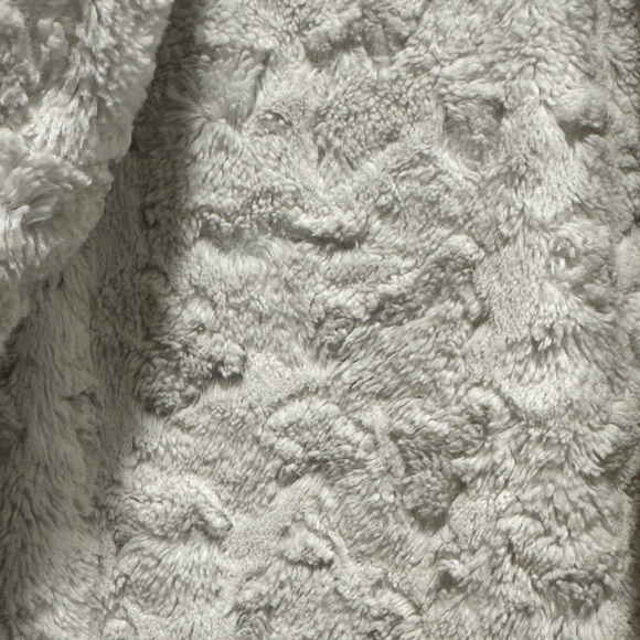 The North Face Kids' Lavender and White Puffer Jacket - very gently used - large - Picture 4 of 4